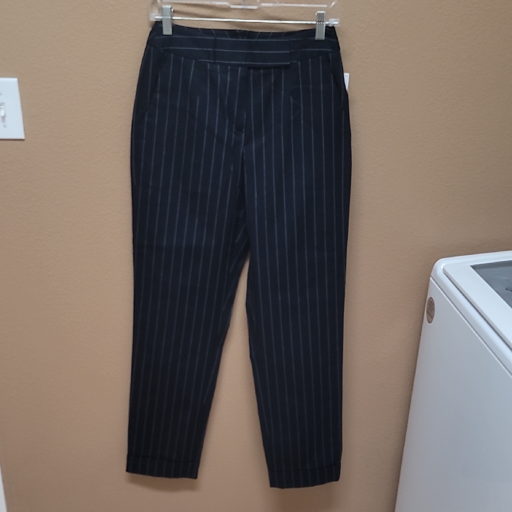 NWT Liz Claiborne Pinstripe Trousers 🖤🤍